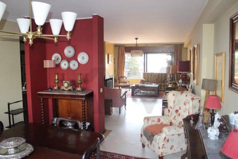 Apartamento T5 na Avenida da Boavista, com 270 m² 