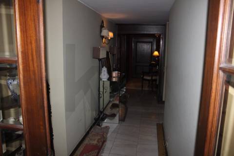 Apartamento T5 na Avenida da Boavista, com 270 m² 