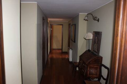 Apartamento T5 na Avenida da Boavista, com 270 m² 