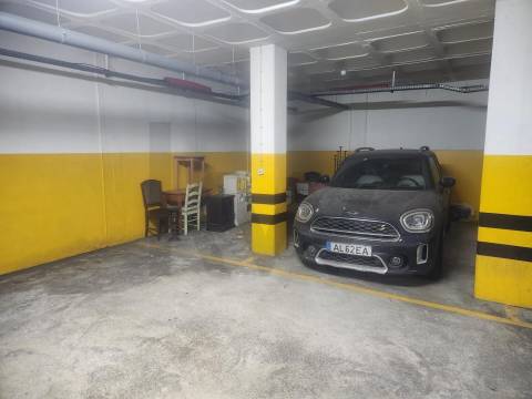 Apartamento T5 na Avenida da Boavista, com 270 m² 