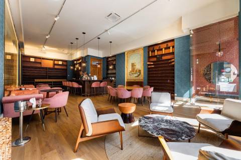 Loja - garrafeira para trespasse no centro de Braga- zona histórica da Sé