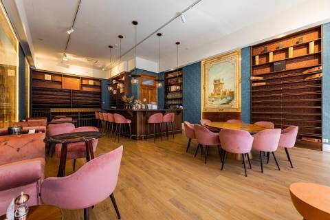 Loja - garrafeira para trespasse no centro de Braga- zona histórica da Sé