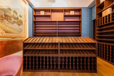 Loja - garrafeira para trespasse no centro de Braga- zona histórica da Sé