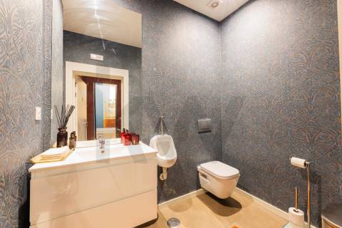 Loja - garrafeira para trespasse no centro de Braga- zona histórica da Sé