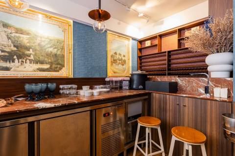 Loja - garrafeira para trespasse no centro de Braga- zona histórica da Sé