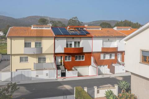 Moradia T3 em banda com terraço e garagem em Vila Praia de Âncora, Caminha