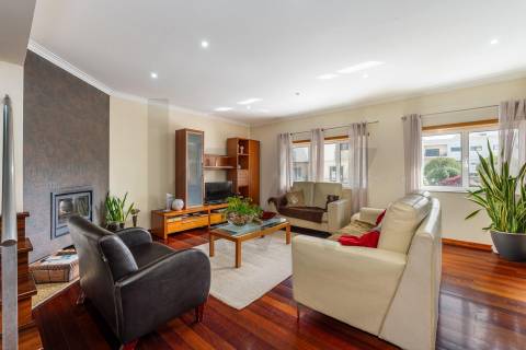 Moradia T3 em banda com terraço e garagem em Vila Praia de Âncora, Caminha