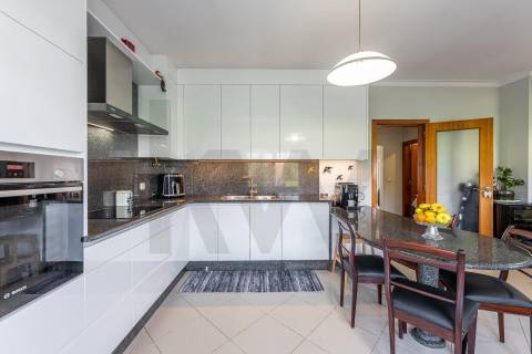 Moradia T3 em banda com terraço e garagem em Vila Praia de Âncora, Caminha