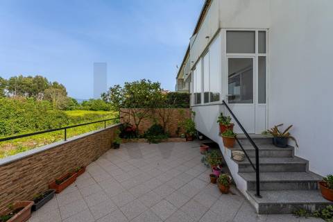 Moradia T3 em banda com terraço e garagem em Vila Praia de Âncora, Caminha