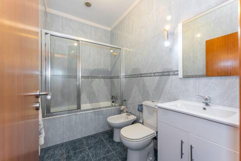 Moradia T3 em banda com terraço e garagem em Vila Praia de Âncora, Caminha