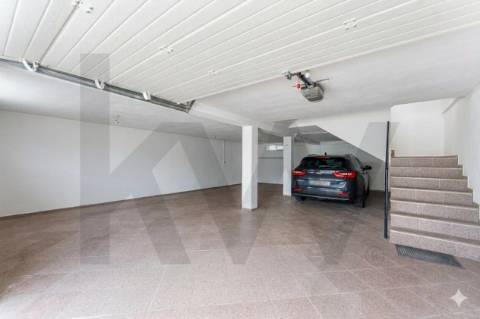 Moradia T3 em banda com terraço e garagem em Vila Praia de Âncora, Caminha