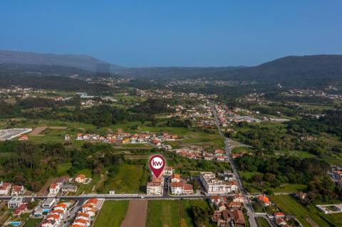 Moradia T3 em banda com terraço e garagem em Vila Praia de Âncora, Caminha