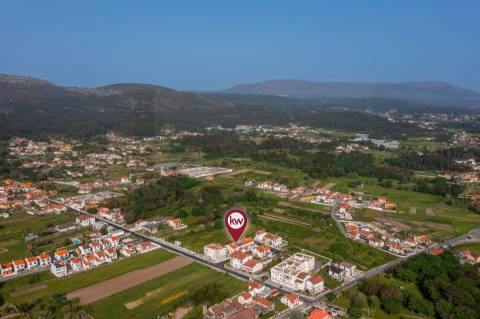 Moradia T3 em banda com terraço e garagem em Vila Praia de Âncora, Caminha