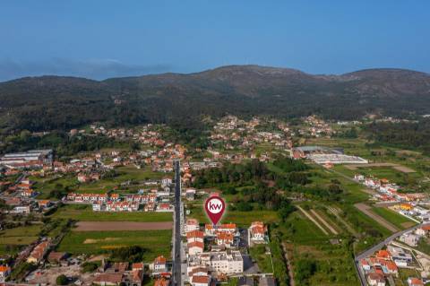 Moradia T3 em banda com terraço e garagem em Vila Praia de Âncora, Caminha