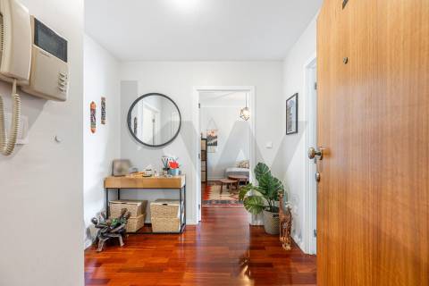 Apartamento T2 com Localização  Única e Estratégica-Junto ao Hospital São João  e Polo Universitário