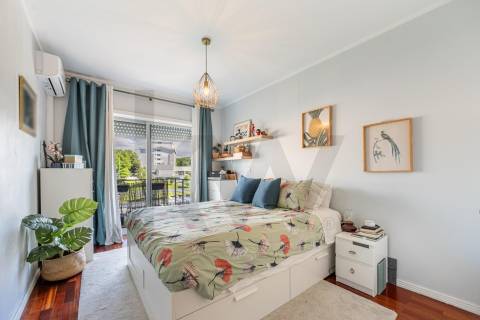 Apartamento T2 com Localização  Única e Estratégica-Junto ao Hospital São João  e Polo Universitário