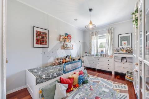 Apartamento T2 com Localização  Única e Estratégica-Junto ao Hospital São João  e Polo Universitário