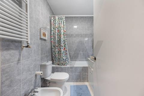 Apartamento T2 com Localização  Única e Estratégica-Junto ao Hospital São João  e Polo Universitário