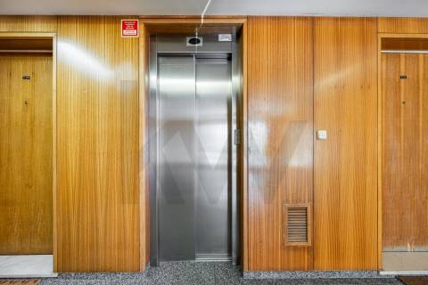 Apartamento T2 com Localização  Única e Estratégica-Junto ao Hospital São João  e Polo Universitário