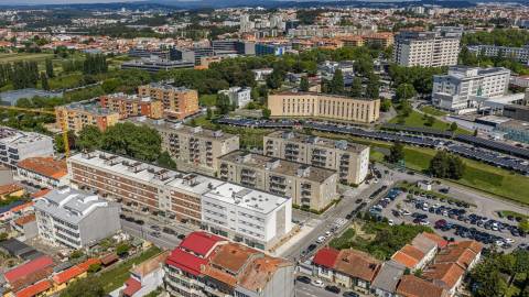 Apartamento T2 com Localização  Única e Estratégica-Junto ao Hospital São João  e Polo Universitário