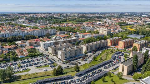 Apartamento T2 com Localização  Única e Estratégica-Junto ao Hospital São João  e Polo Universitário