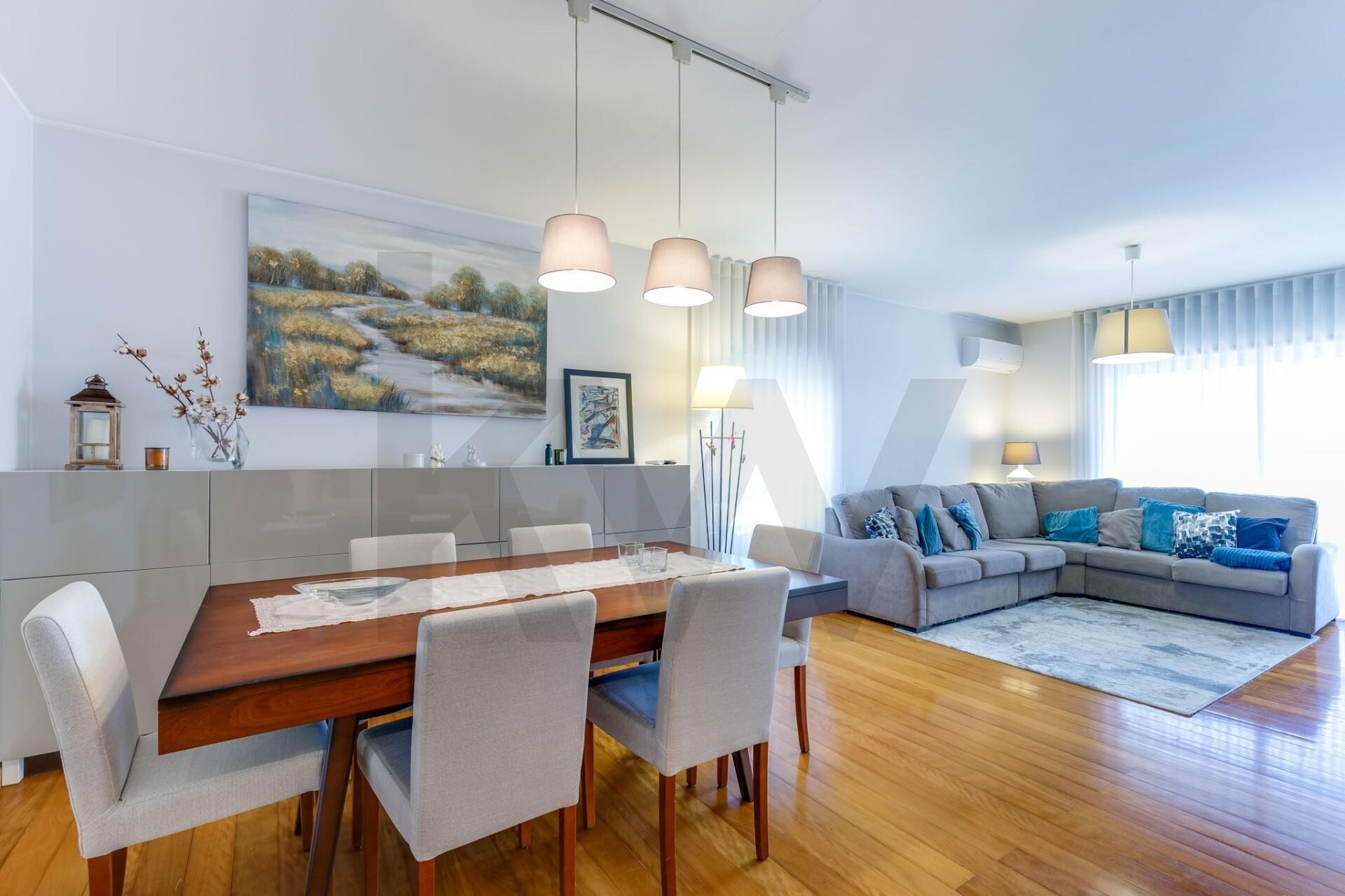 Apartamento T3 com 3 WC, Renovado em Moreira da Maia!