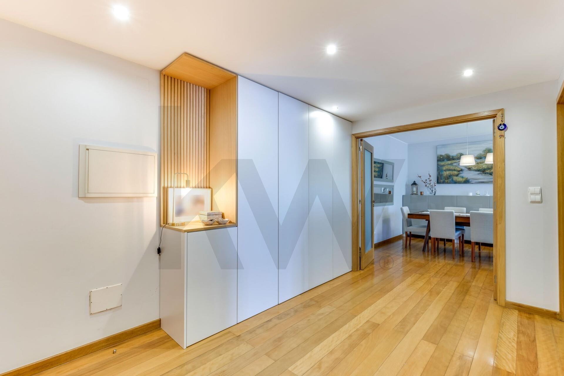 Apartamento T3 com 3 WC, Renovado em Moreira da Maia!