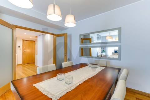Apartamento T3 com 3 WC, Renovado em Moreira da Maia!