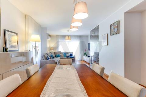 Apartamento T3 com 3 WC, Renovado em Moreira da Maia!