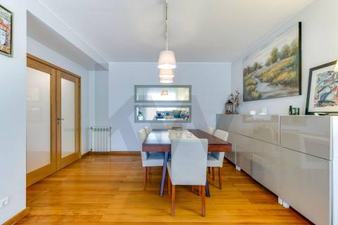 Apartamento T3 com 3 WC, Renovado em Moreira da Maia!