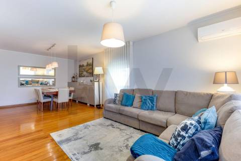 Apartamento T3 com 3 WC, Renovado em Moreira da Maia!