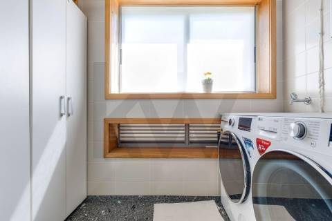 Apartamento T3 com 3 WC, Renovado em Moreira da Maia!