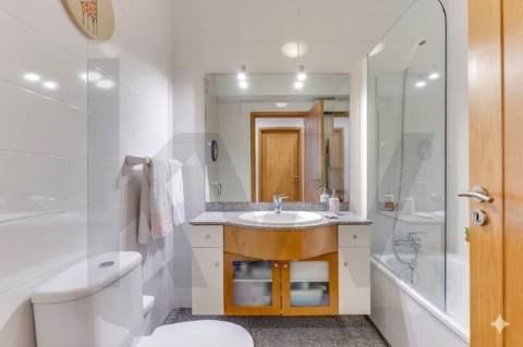 Apartamento T3 com 3 WC, Renovado em Moreira da Maia!