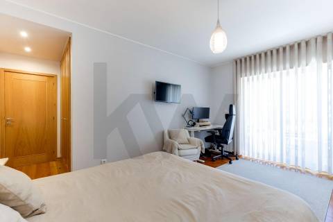 Apartamento T3 com 3 WC, Renovado em Moreira da Maia!