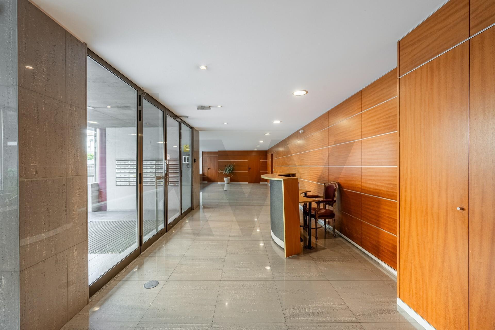 ⭐Apartamento T2, excelentes áreas, zona Nobre do Porto - Lordelo do Ouro. Terraço com 50 m² ⭐