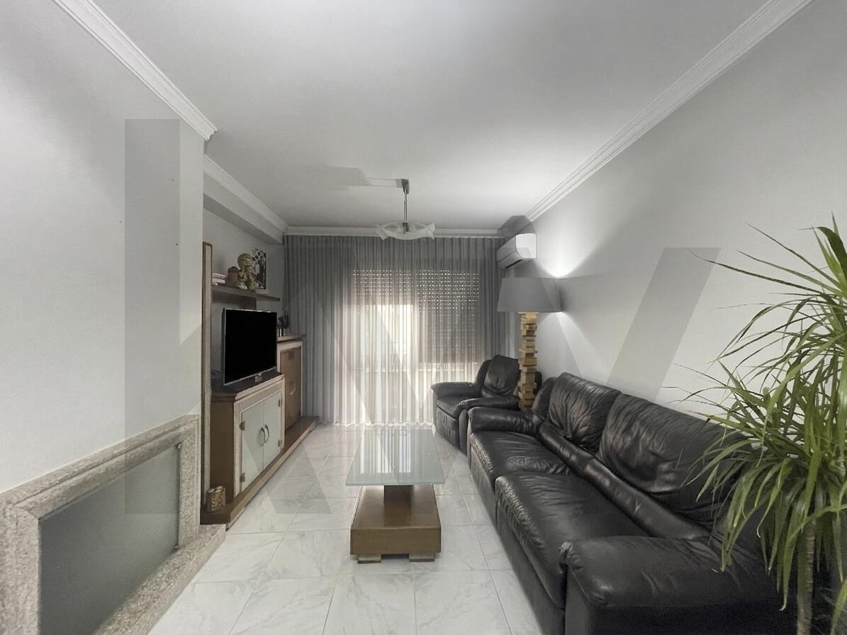 Apartamento T2+1 na Av. Renato Araújo (S. João da Madeira)