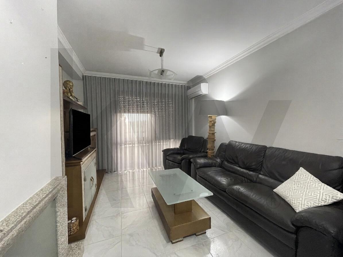 Apartamento T2+1 na Av. Renato Araújo (S. João da Madeira)