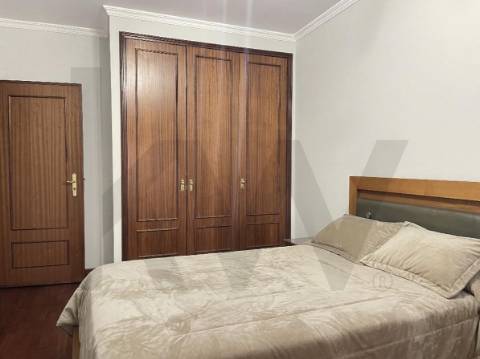 Apartamento T2+1 na Av. Renato Araújo (S. João da Madeira)