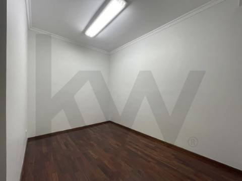 Apartamento T2+1 na Av. Renato Araújo (S. João da Madeira)
