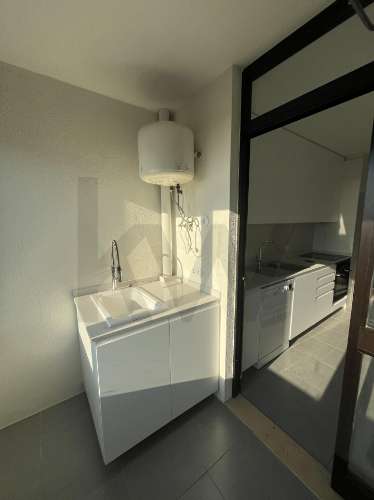 Apartamento T3 renovado para arrendamento nos Pinhais da Foz