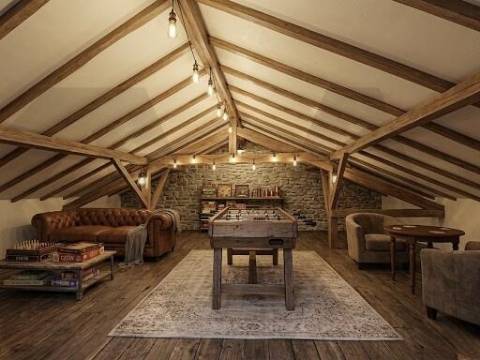 OPORTUNIDADE: Moradia + 2 Casas para Recuperar, Terreno e Vistas Únicas - Mata da Rainha 