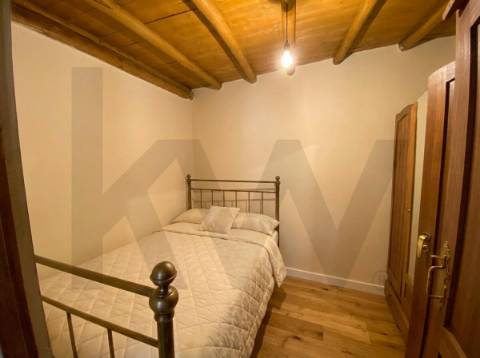 Moradia com Grande Potencial e Espaço Exterior – Mata da Rainha, Fundão 🏡 