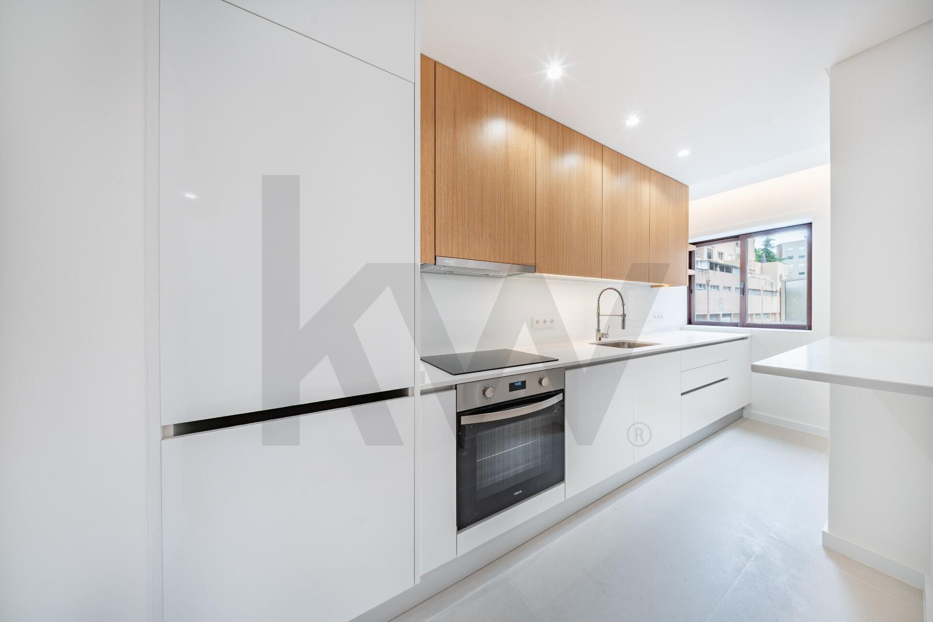 Apartamento T1 com Terraço na Rua Luís Soares Barbosa (Braga Parque)