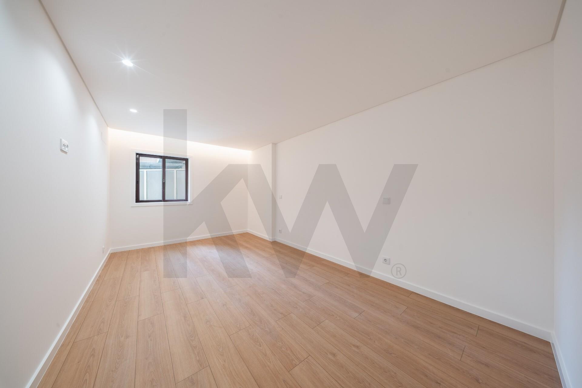 Apartamento T1 com Terraço na Rua Luís Soares Barbosa (Braga Parque)