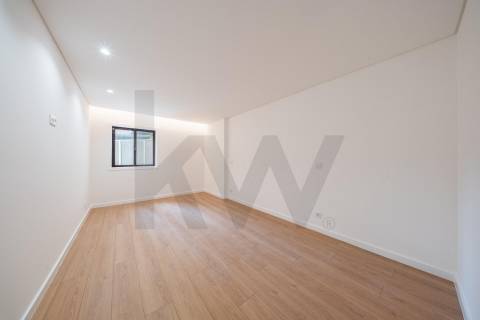 Apartamento T1 com Terraço na Rua Luís Soares Barbosa (Braga Parque)