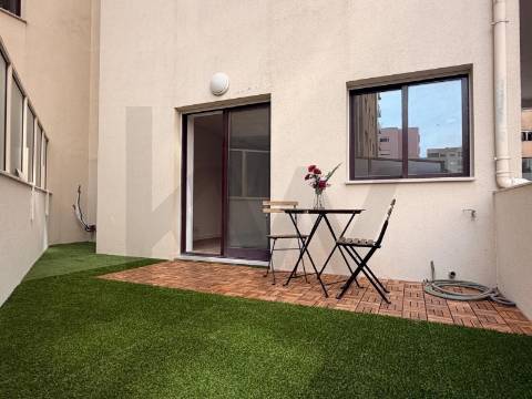 Apartamento T1 com Terraço na Rua Luís Soares Barbosa (Braga Parque)