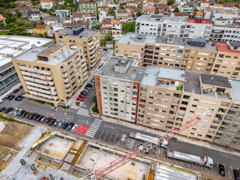 Apartamento T1 com Terraço na Rua Luís Soares Barbosa (Braga Parque)