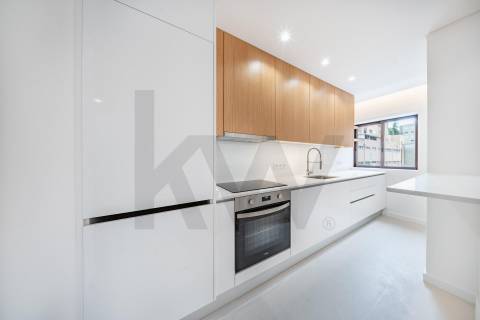 Apartamento T1 com Terraço na Rua Luís Soares Barbosa (Braga Parque)