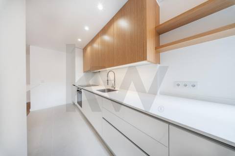 Apartamento T1 com Terraço na Rua Luís Soares Barbosa (Braga Parque)