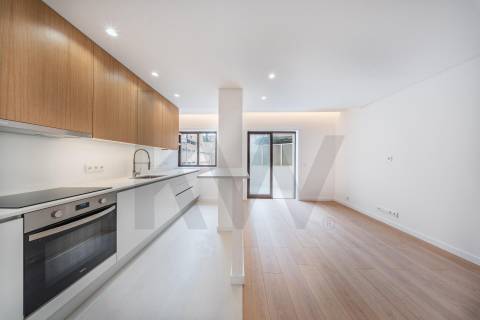 Apartamento T1 com Terraço na Rua Luís Soares Barbosa (Braga Parque)